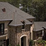 A house featuring GAF Glenwood Shingles in Chelsea Gray